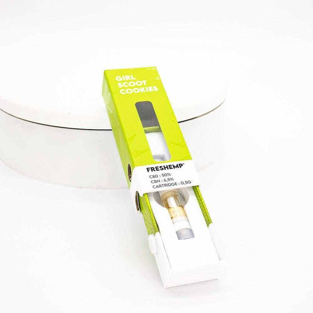 Cartouche Wax Girl Scout Cookies de Freshemp avec 50% de CBD et 6,5% de CBN, idéale pour une vape douce et relaxante. Compatible avec les batteries vape pen 510. Disponible sur Herbeevor, expert en produits CBD premium